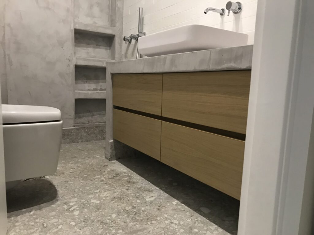 Έπιπλα μπάνιου Δρυς Μασίφ