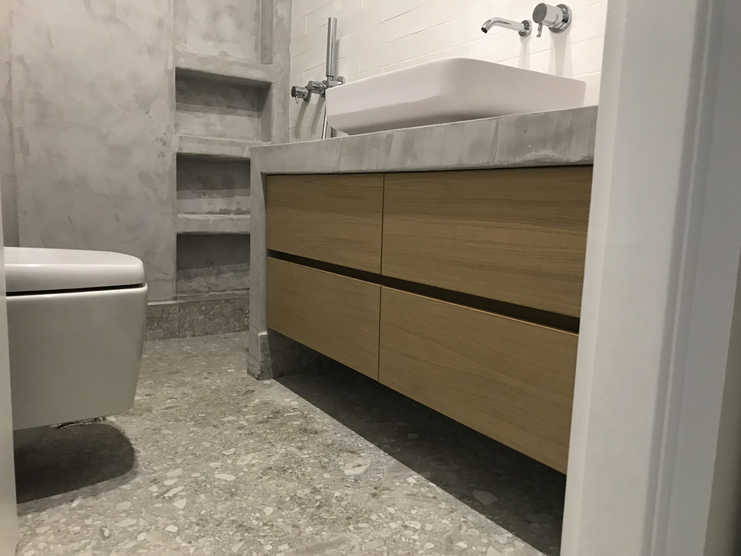 Έπιπλα μπάνιου Δρυς Μασίφ