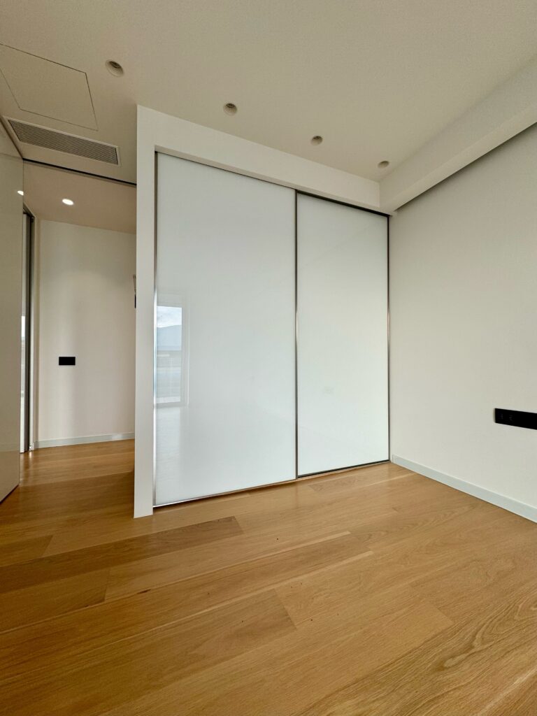 Ντουλάπα EMERALD